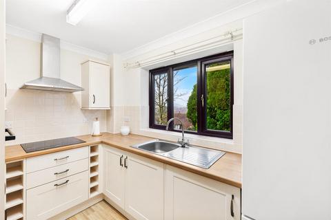 2 bedroom flat for sale, Washington Road, Storrington, RH20