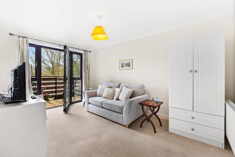 2 bedroom flat for sale, Washington Road, Storrington, RH20