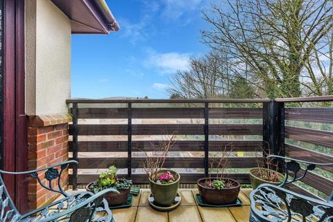 2 bedroom flat for sale, Washington Road, Storrington, RH20