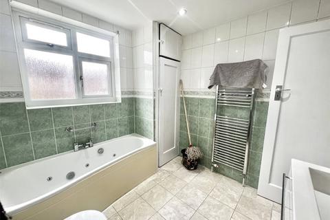 4 bedroom house to rent, Alders Road, Edgware HA8