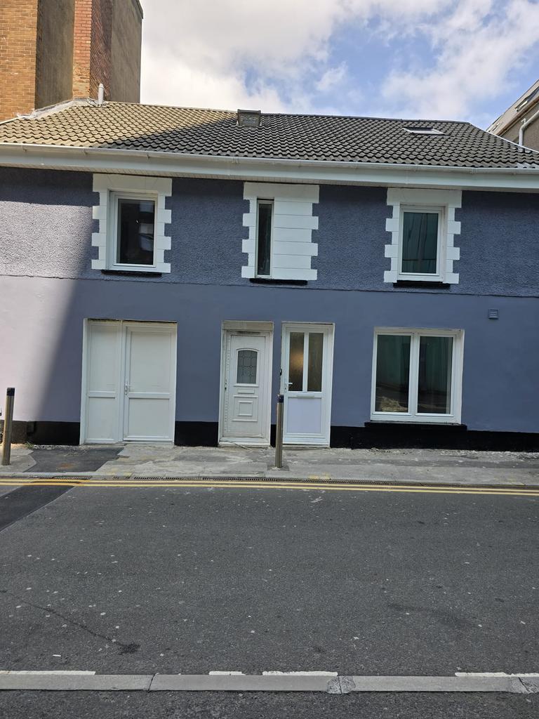 10 bedroom detached house for sale