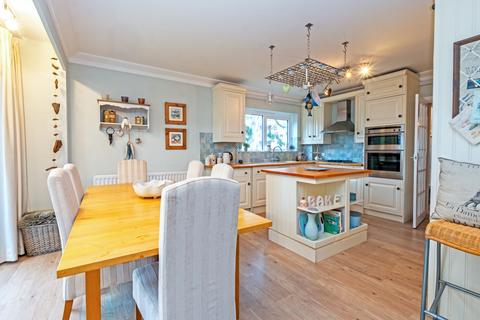 2 bedroom apartment for sale, Banks Road, Sandbanks, Poole, Dorset, BH13