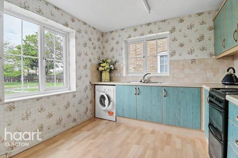 2 bedroom bungalow for sale, Lyon Close, Clacton-On-Sea