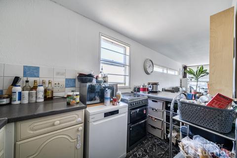 undefined, Staines Road West, Sunbury-on-Thames, Surrey