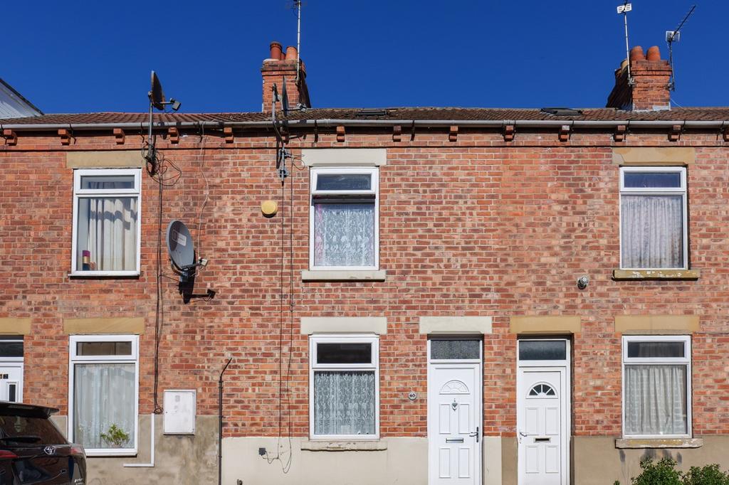 2 bedroom terraced house for sale