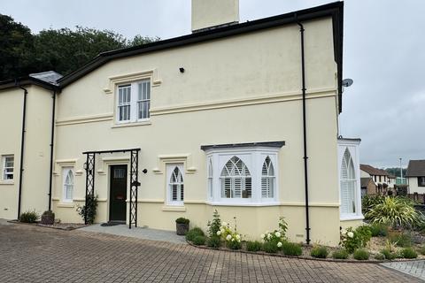 2 bedroom flat to rent, Carmarthen SA31