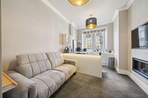 1 bedroom flat for sale, 17 Strathyre Street, Flat 2/2, Shawlands, Glasgow, G41 3LN