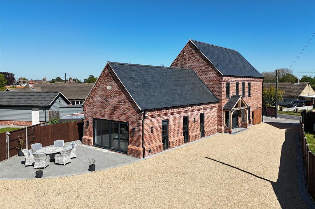 3 bedroom detached house for sale