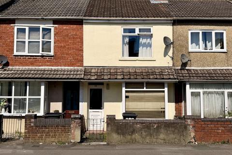 Terraced house - Ferndale Road, Swindon, SN2