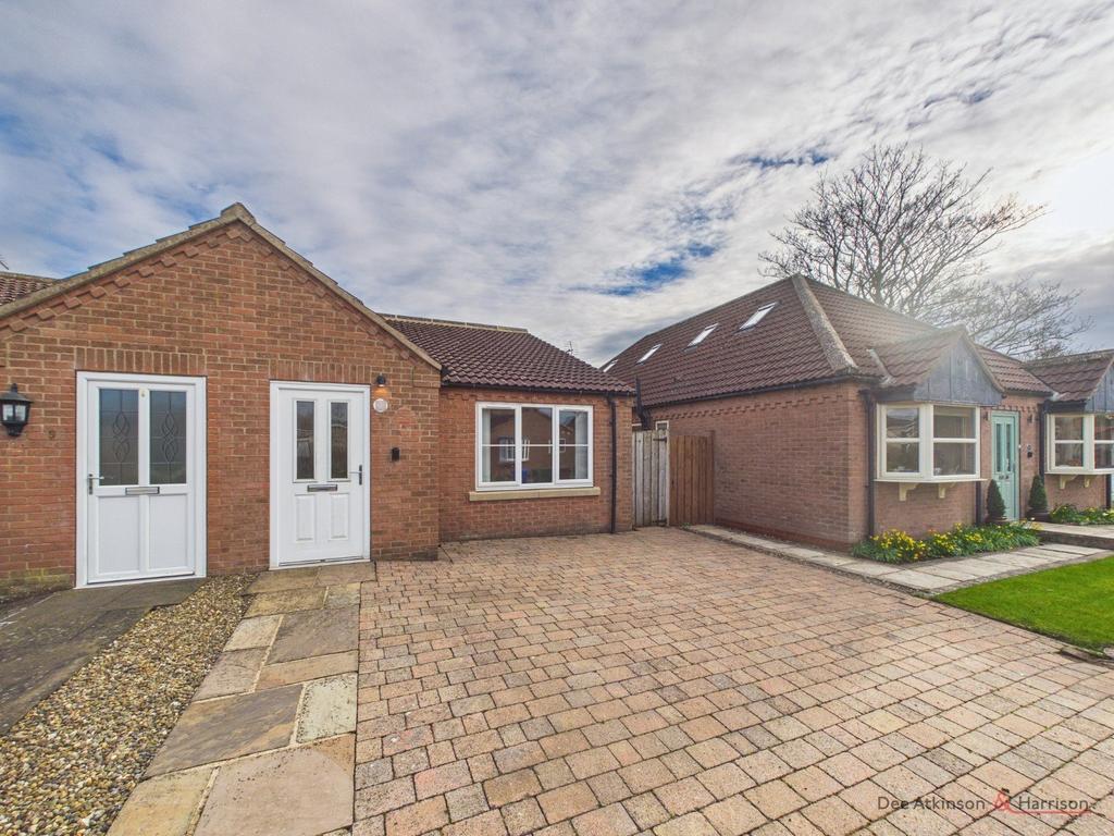 Mill Rise, Driffield, YO25 5BL 2 bed semi-detached bungalow for sale ...