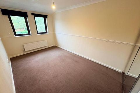 3 bedroom terraced house to rent, Farrier Place, Dows Barn, Milton Keynes