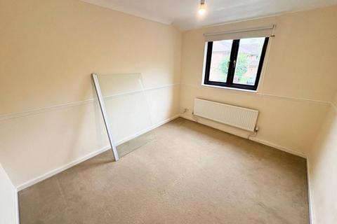 3 bedroom terraced house to rent, Farrier Place, Dows Barn, Milton Keynes