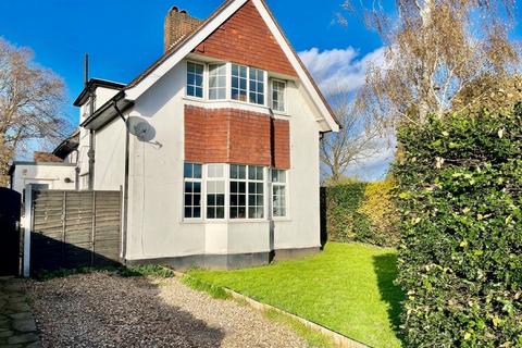 Windmill Hill, Ruislip, HA4