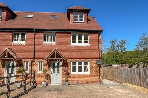 3 bedroom semi-detached house for sale, Mountfield, TN32
