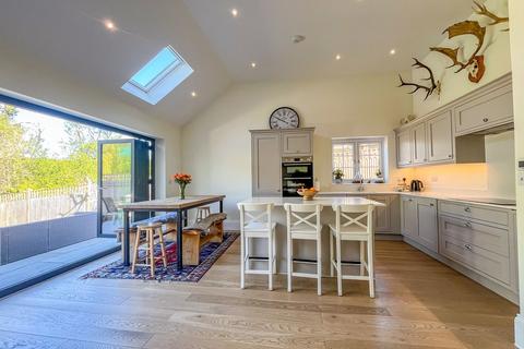 3 bedroom semi-detached house for sale, Mountfield, TN32