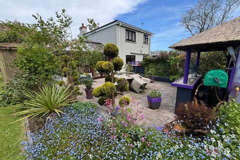 4 bedroom property with land for sale, Kilgetty SA68