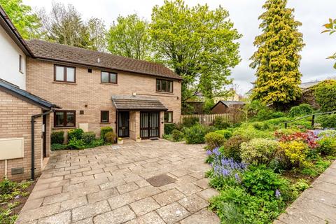 2 bedroom flat for sale, Mill Close, Abergavenny, NP7