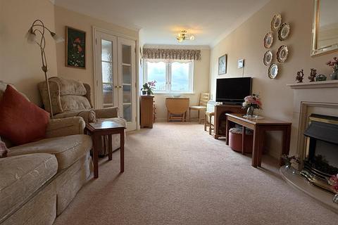 1 bedroom apartment for sale, Wombrook Court, Wombourne, Wolverhampton