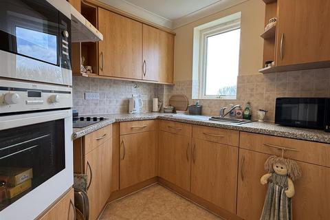 1 bedroom apartment for sale, Wombrook Court, Wombourne, Wolverhampton