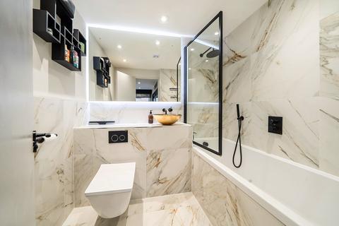 3 bedroom flat for sale, Buckingham Palace Road, Westminster, London, SW1W
