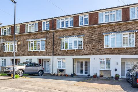 Calshot Way, Enfield