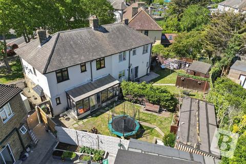 4 bedroom semi-detached house for sale, Wood Lane, Dagenham, RM8