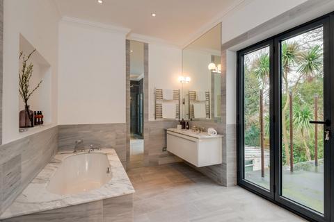 6 bedroom detached house for sale, Willesden Lane, London, NW2