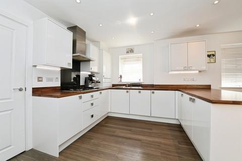 4 bedroom detached house for sale, Alfred Gardens, Rochford