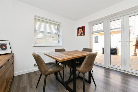 4 bedroom detached house for sale, Alfred Gardens, Rochford