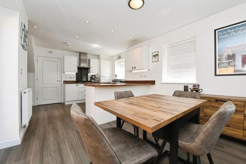 4 bedroom detached house for sale, Alfred Gardens, Rochford