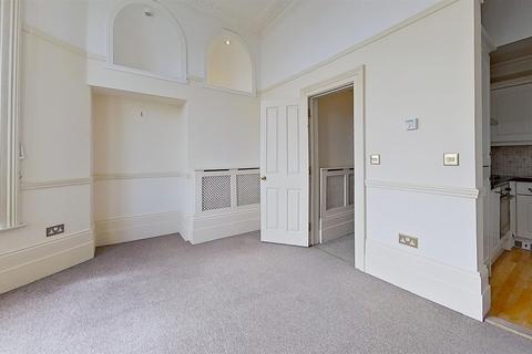 1 bedroom flat to rent, Marine Crescent, Folkestone