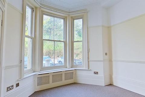 1 bedroom flat to rent, Marine Crescent, Folkestone