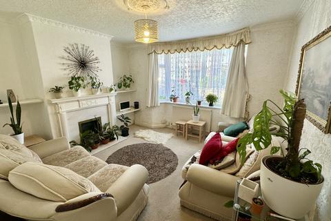 2 bedroom semi-detached house to rent, Charles Avenue, LEEDS