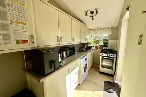 2 bedroom semi-detached house to rent, Charles Avenue, LEEDS