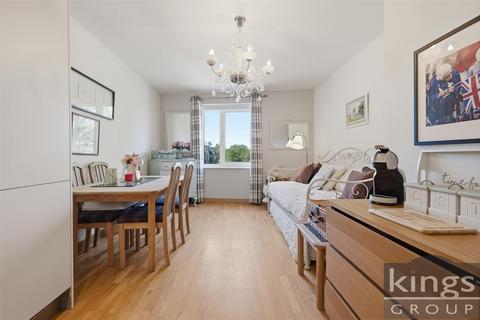 1 bedroom flat for sale, Elder Court, Mead Lane, Hertford