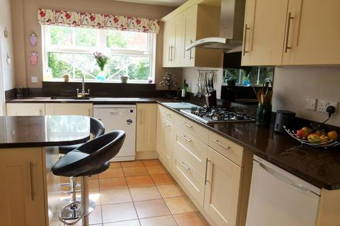 4 bedroom detached house to rent, Grange Road, Barton-Le-Clay, MK45