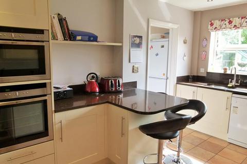 4 bedroom detached house to rent, Grange Road, Barton-Le-Clay, MK45