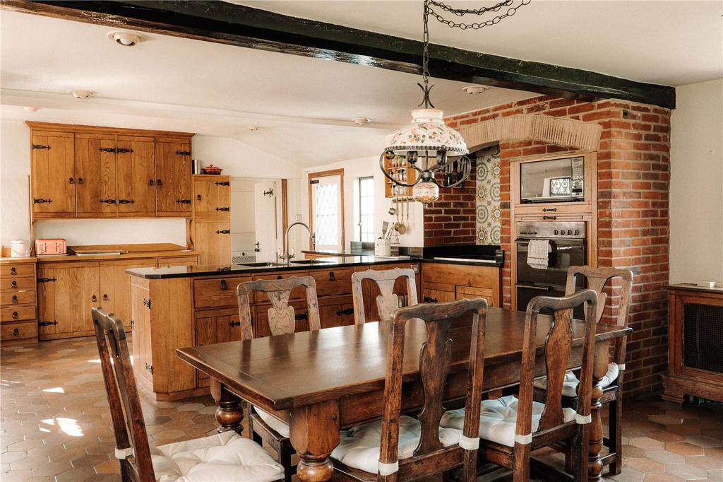 Kitchen/Dining
