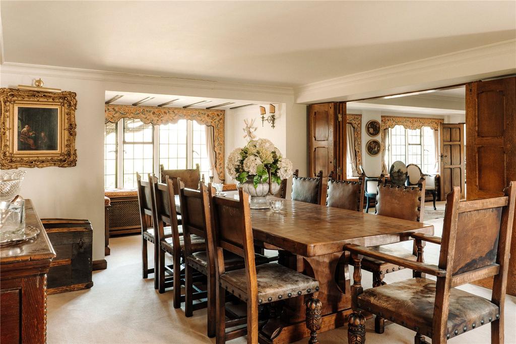 Formal Dining
