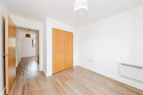 1 bedroom apartment to rent - View 3