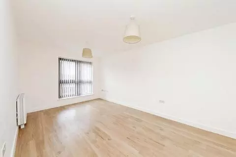 1 bedroom apartment to rent - View 4