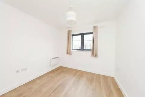 1 bedroom apartment to rent - View 5