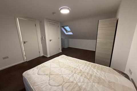 1 bedroom bedsit to rent, Tanfield Avenue, London NW2