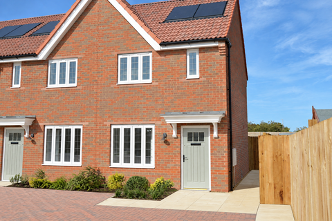 2 bedroom terraced house for sale, Plot 49, The Didcot at Bloor Homes at Felixstowe, Jubilee Avenue, Walton IP11