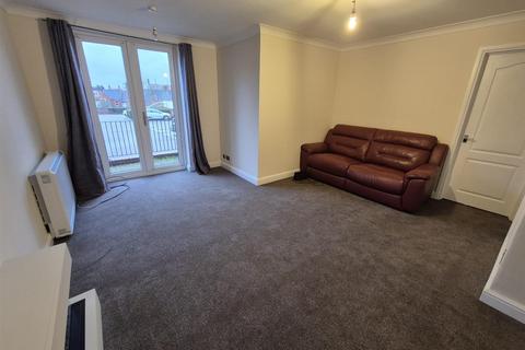 2 bedroom flat to rent, Rectory Road, Rushden NN10