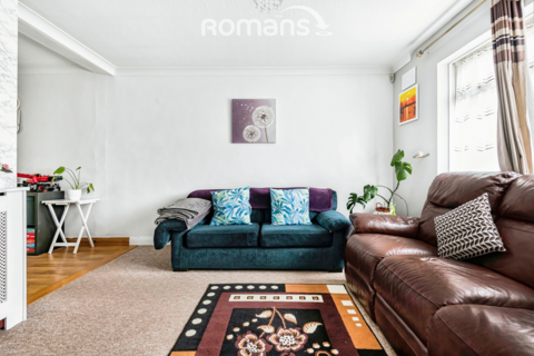 3 bedroom terraced house to rent, Phipps Road, Slough, SL1