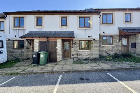 Terraced house - Greenlea Court, Waterloo, Huddersfield, HD5 8QA