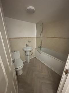 2 bedroom house to rent, Highcroft Road, Birmingham
