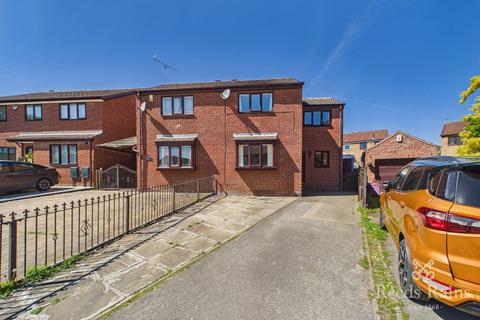 3 bedroom semi-detached house to rent, Langdale Way, Sheffield S25