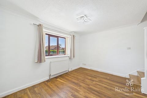 3 bedroom semi-detached house to rent, Langdale Way, Sheffield S25